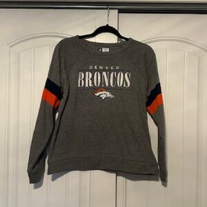 Women's Denver Broncos crewneck sweatshirt size Medium